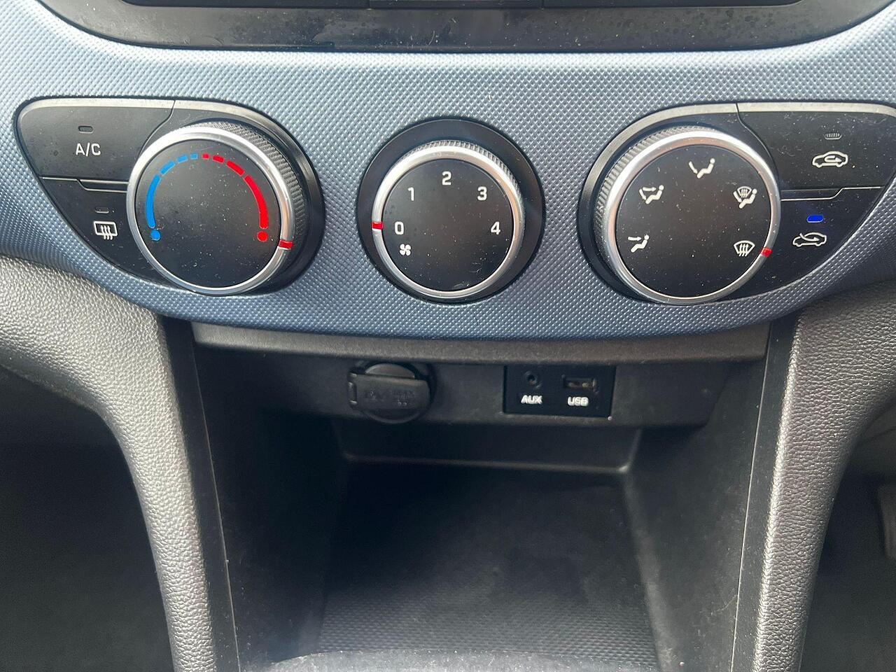 Used Hyundai i10 2016 for sale - 76689875: Photo 24