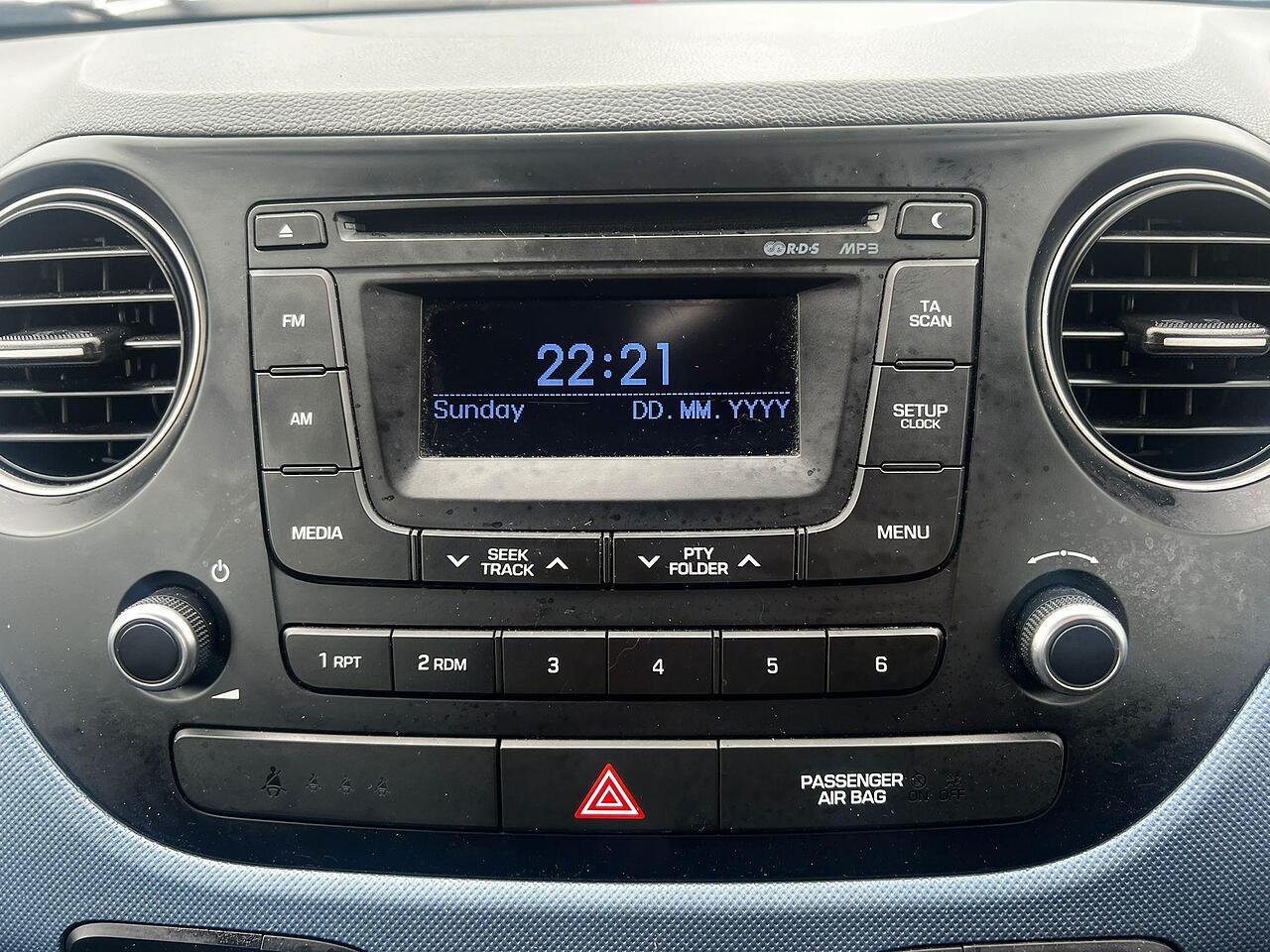 Used Hyundai i10 2016 for sale - 76689875: Photo 25