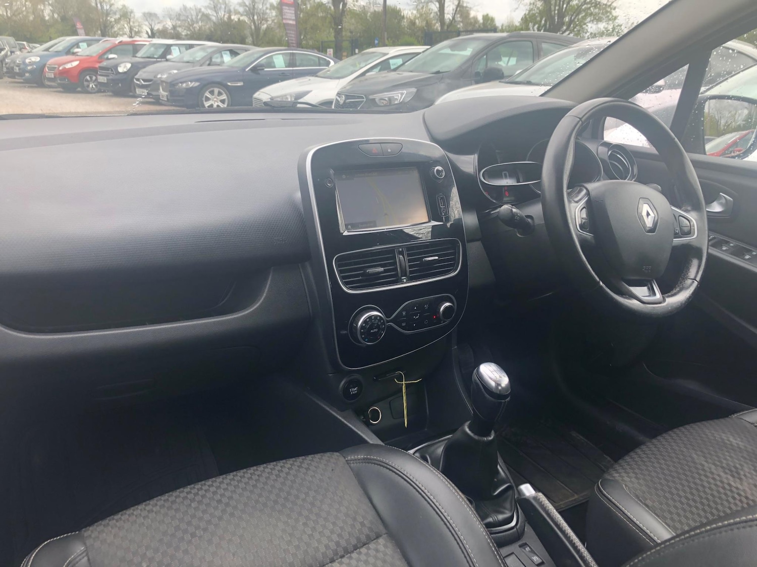 Used Renault Clio 2017 for sale - 76486724: Photo 33
