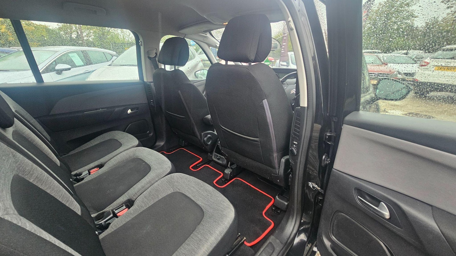 Used Citroen C4 Grand Picasso 2017 for sale - 76898985: Photo 17