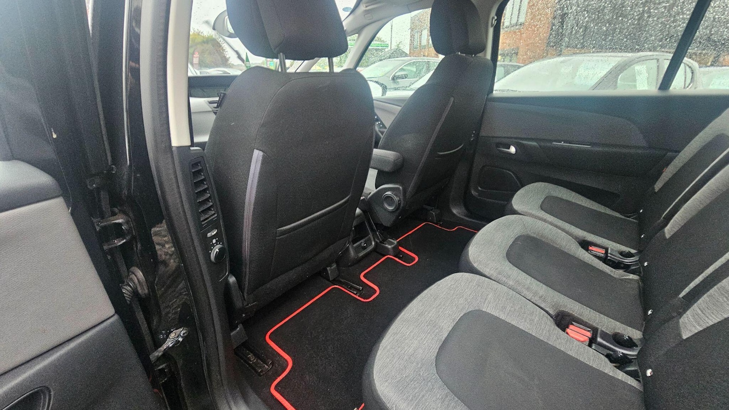 Used Citroen C4 Grand Picasso 2017 for sale - 76898985: Photo 20