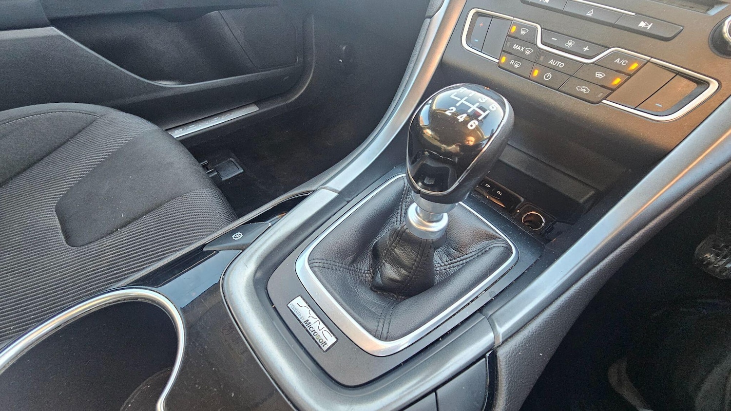 Used Ford Mondeo 2015 for sale - 77015849: Photo 24