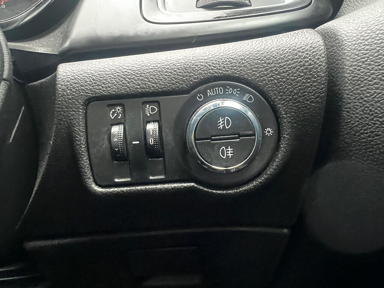 Used Vauxhall Cascada 2015 for sale - 76645150: Photo 24