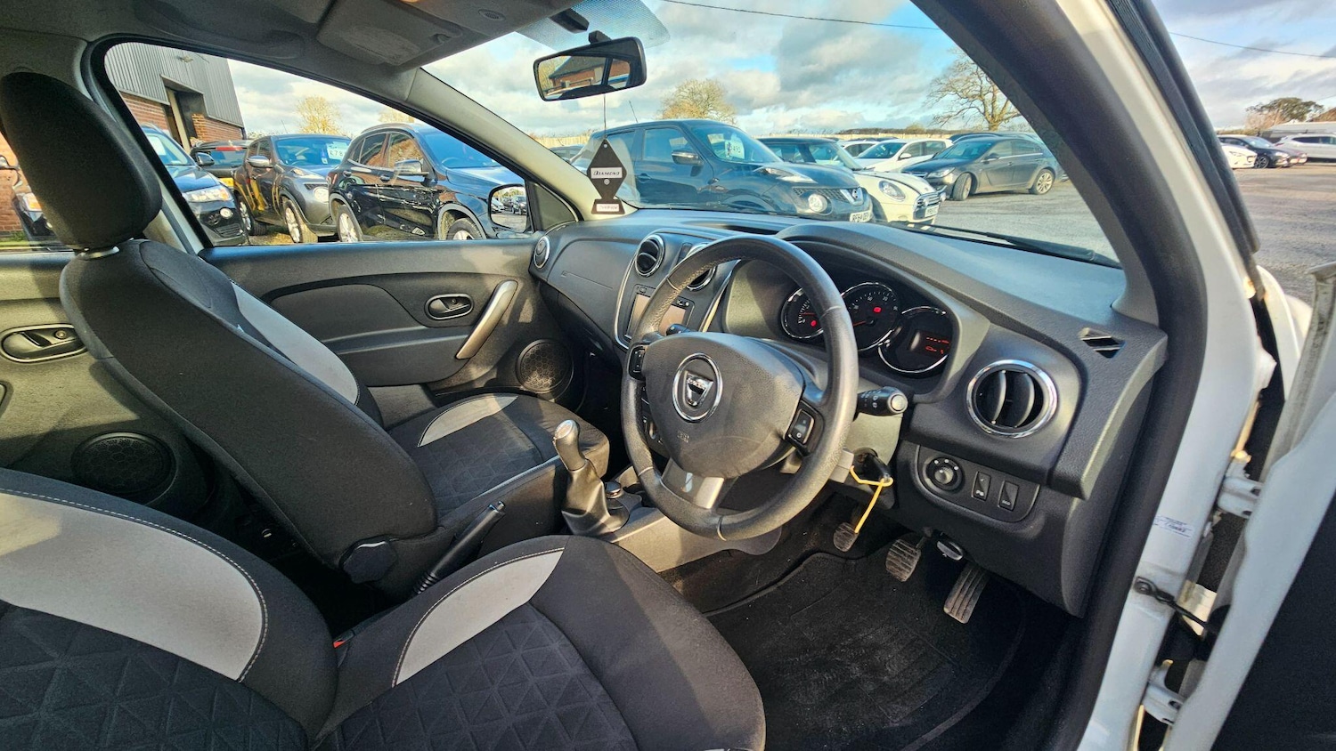 Used Dacia Sandero Stepway 2014 for sale - 76666861: Photo 10