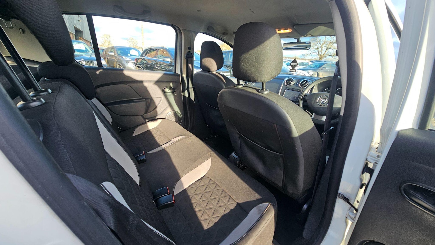 Used Dacia Sandero Stepway 2014 for sale - 76666861: Photo 13