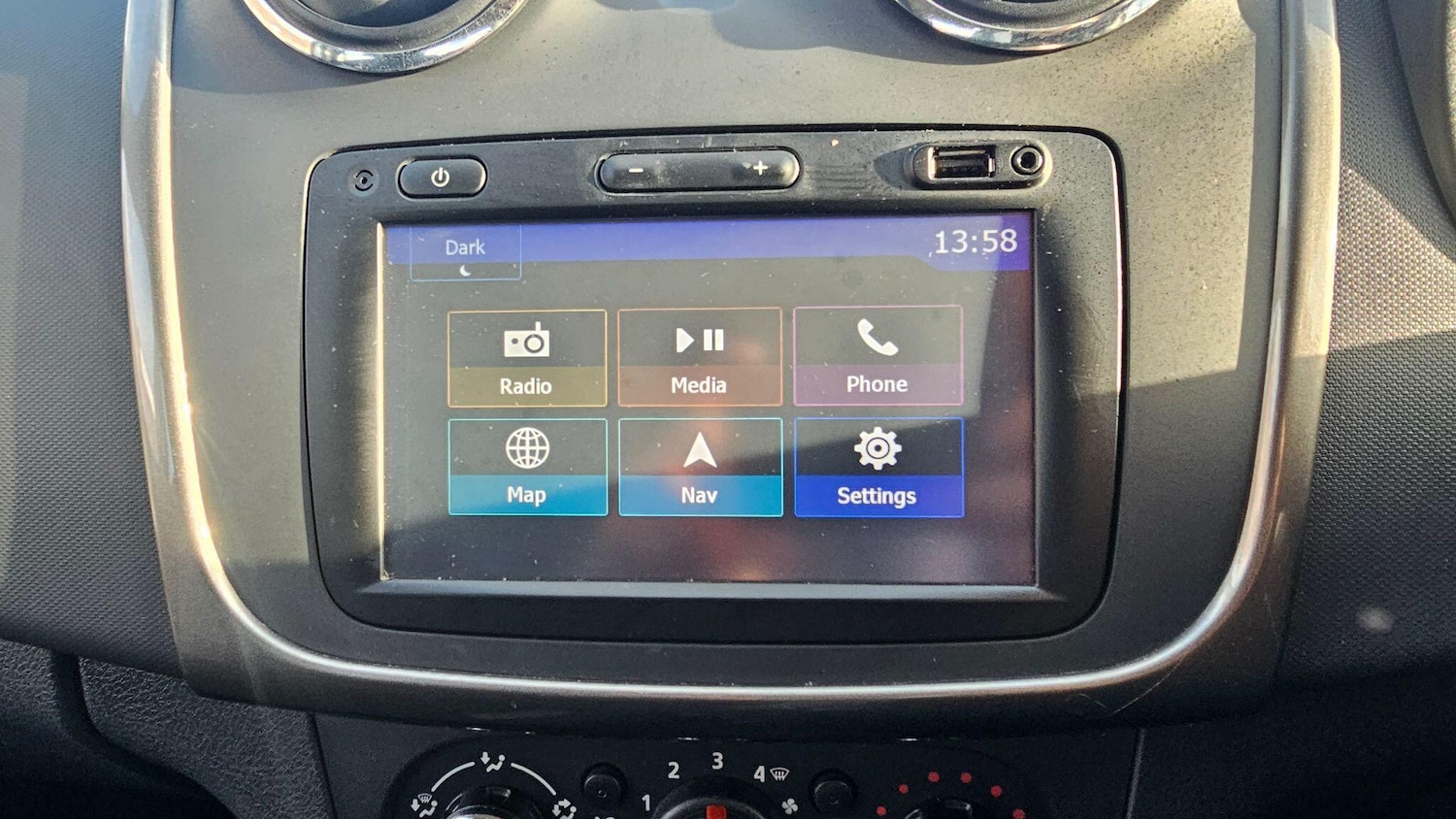 Used Dacia Sandero Stepway 2014 for sale - 76666861: Photo 15