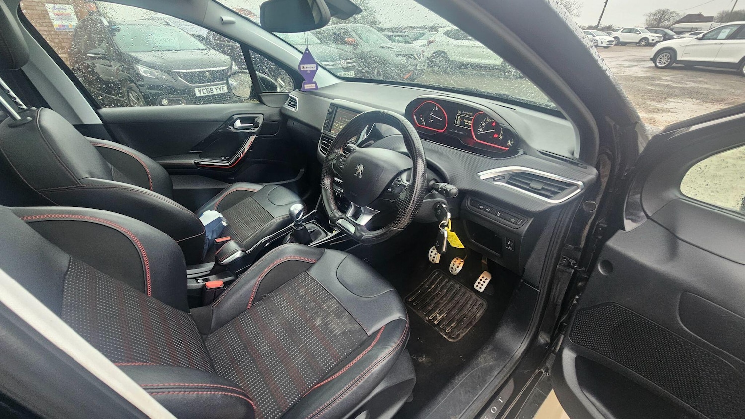 Used Peugeot 2008 2017 for sale - 77290557: Photo 11