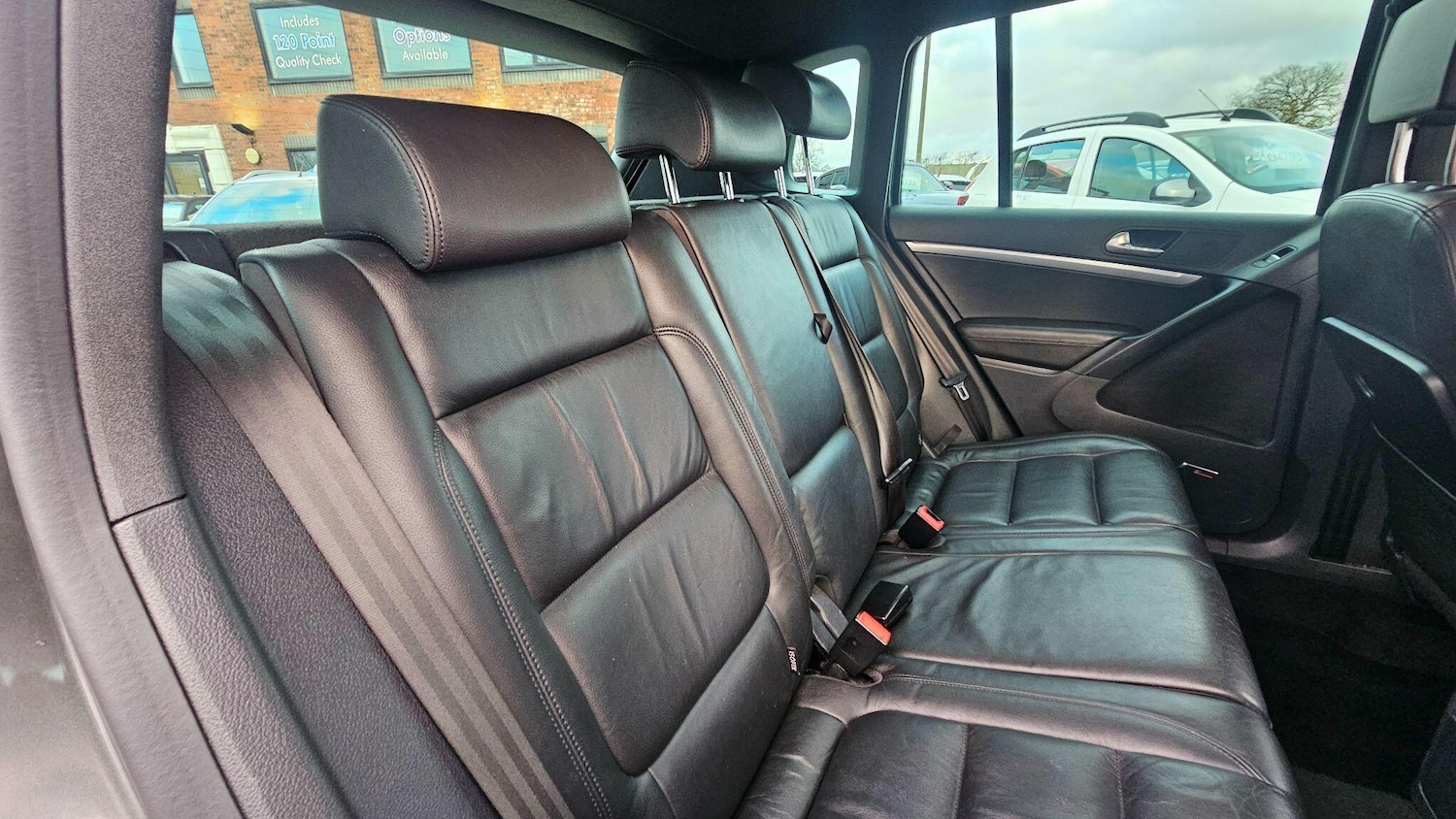 Used Volkswagen Tiguan 2015 for sale - 76913551: Photo 14