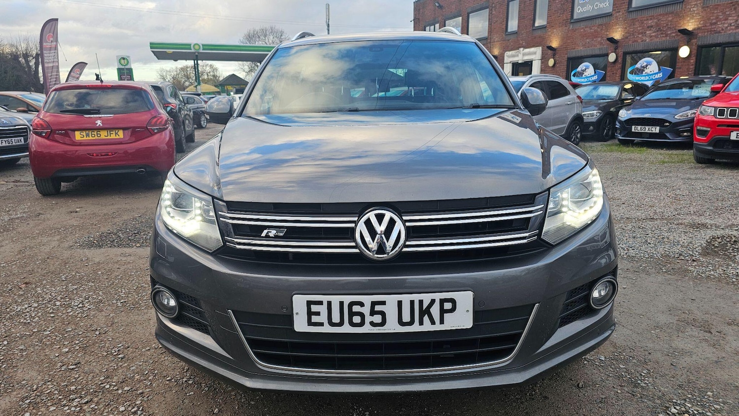 Used Volkswagen Tiguan 2015 for sale - 76913551: Photo 2