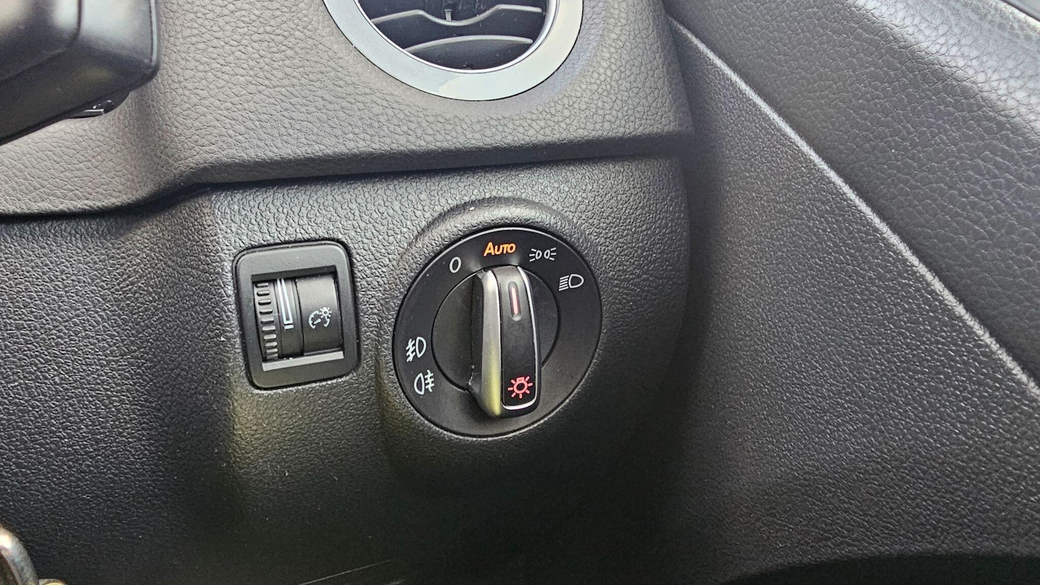 Used Volkswagen Tiguan 2015 for sale - 76913551: Photo 42