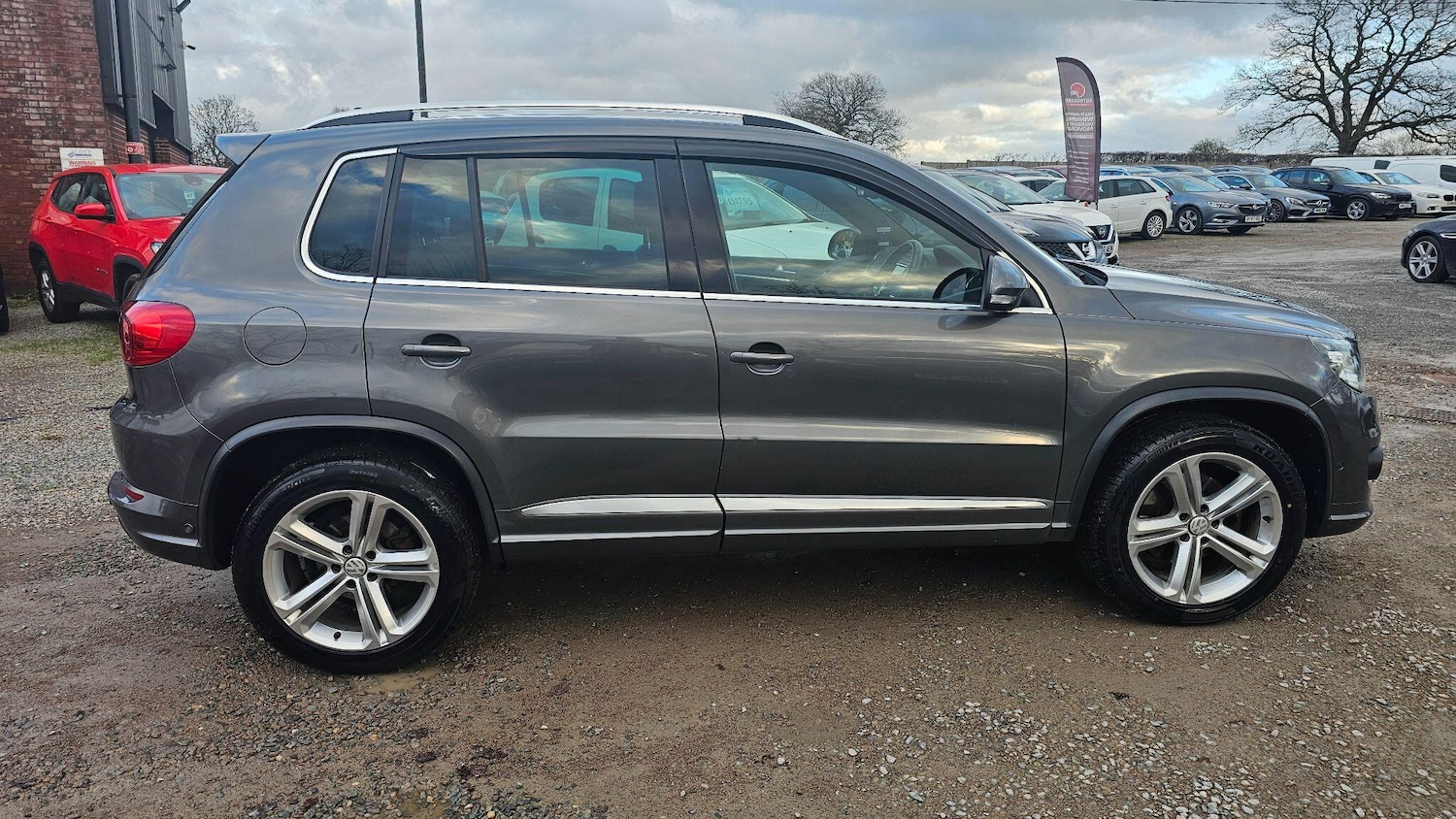 Used Volkswagen Tiguan 2015 for sale - 76913551: Photo 8