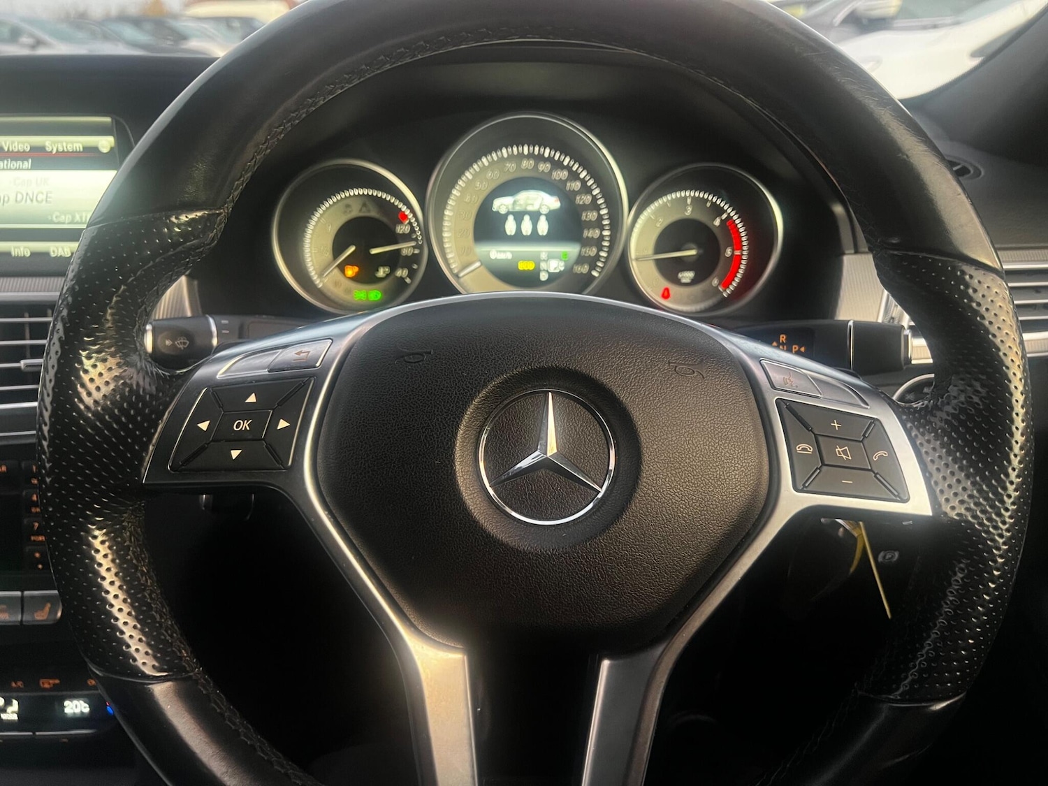 Used Mercedes-Benz E Class 2015 for sale - 76486769: Photo 21