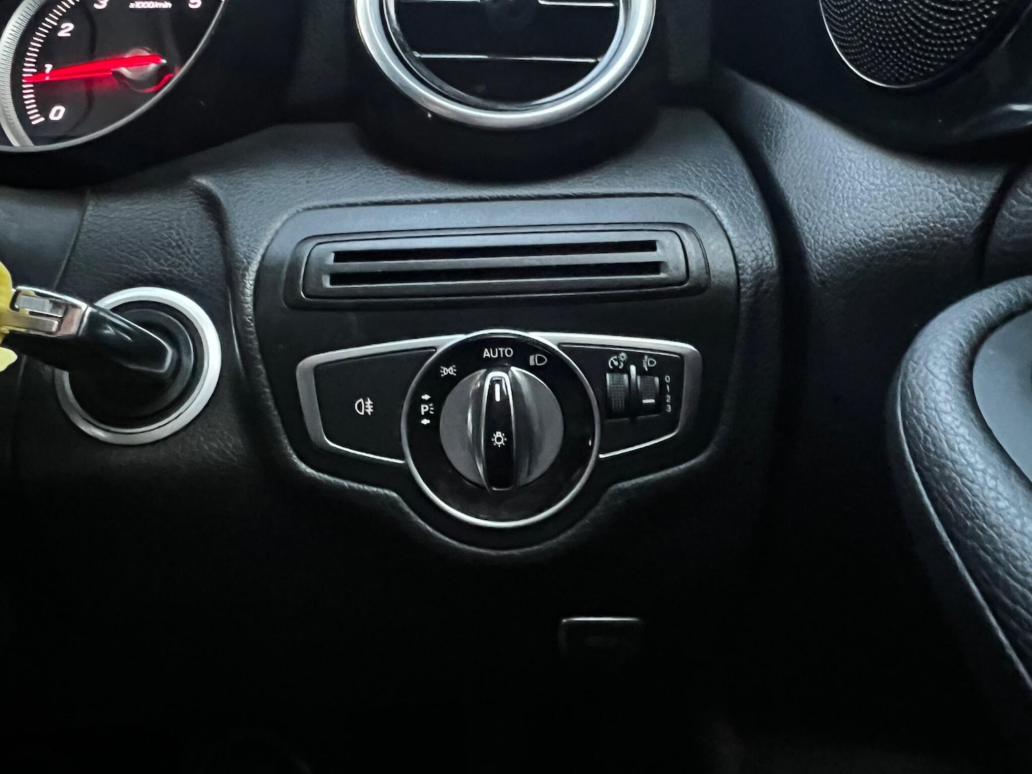 Used Mercedes-Benz C Class 2016 for sale - 76499026: Photo 21