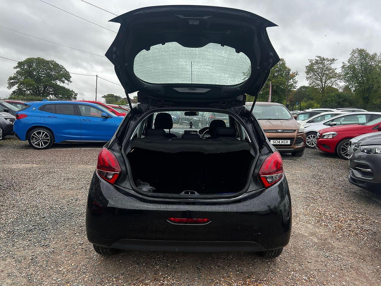 Used Peugeot 208 2016 for sale - 77131147: Photo 17