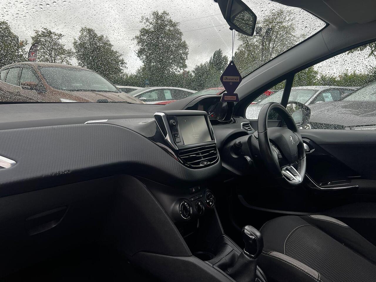 Used Peugeot 208 2016 for sale - 77131147: Photo 25