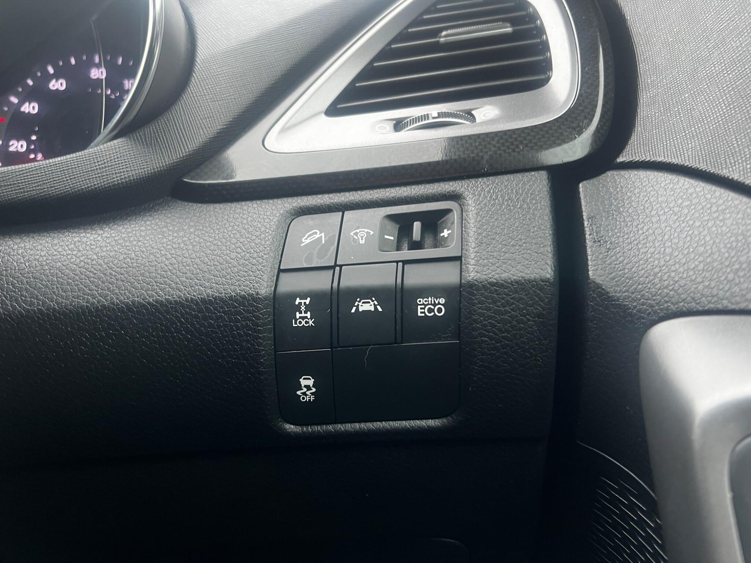 Used Hyundai Santa Fe 2015 for sale - 76926270: Photo 26