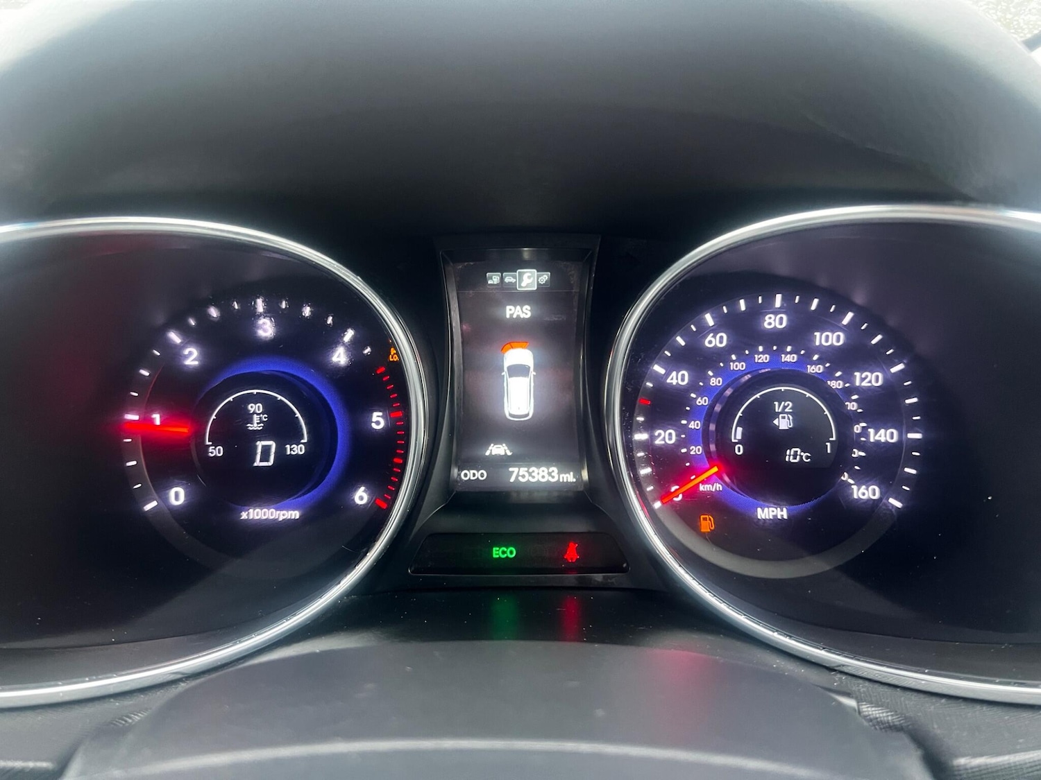 Used Hyundai Santa Fe 2015 for sale - 76926270: Photo 31