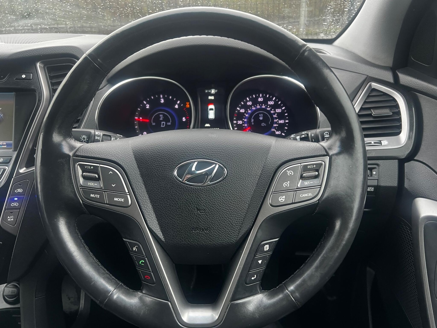 Used Hyundai Santa Fe 2015 for sale - 76926270: Photo 34