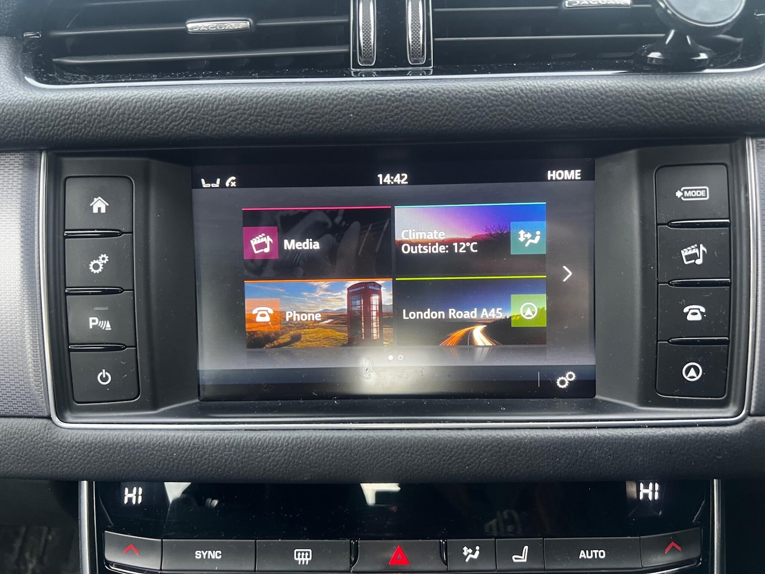 Used Jaguar XF 2017 for sale - 76898429: Photo 27