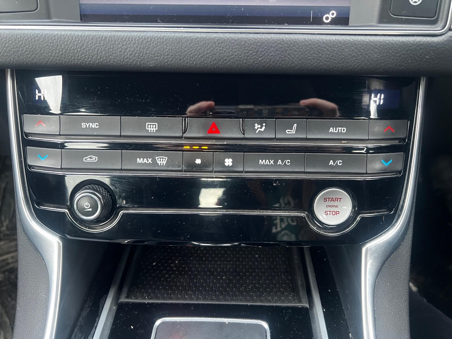 Used Jaguar XF 2017 for sale - 76898429: Photo 28