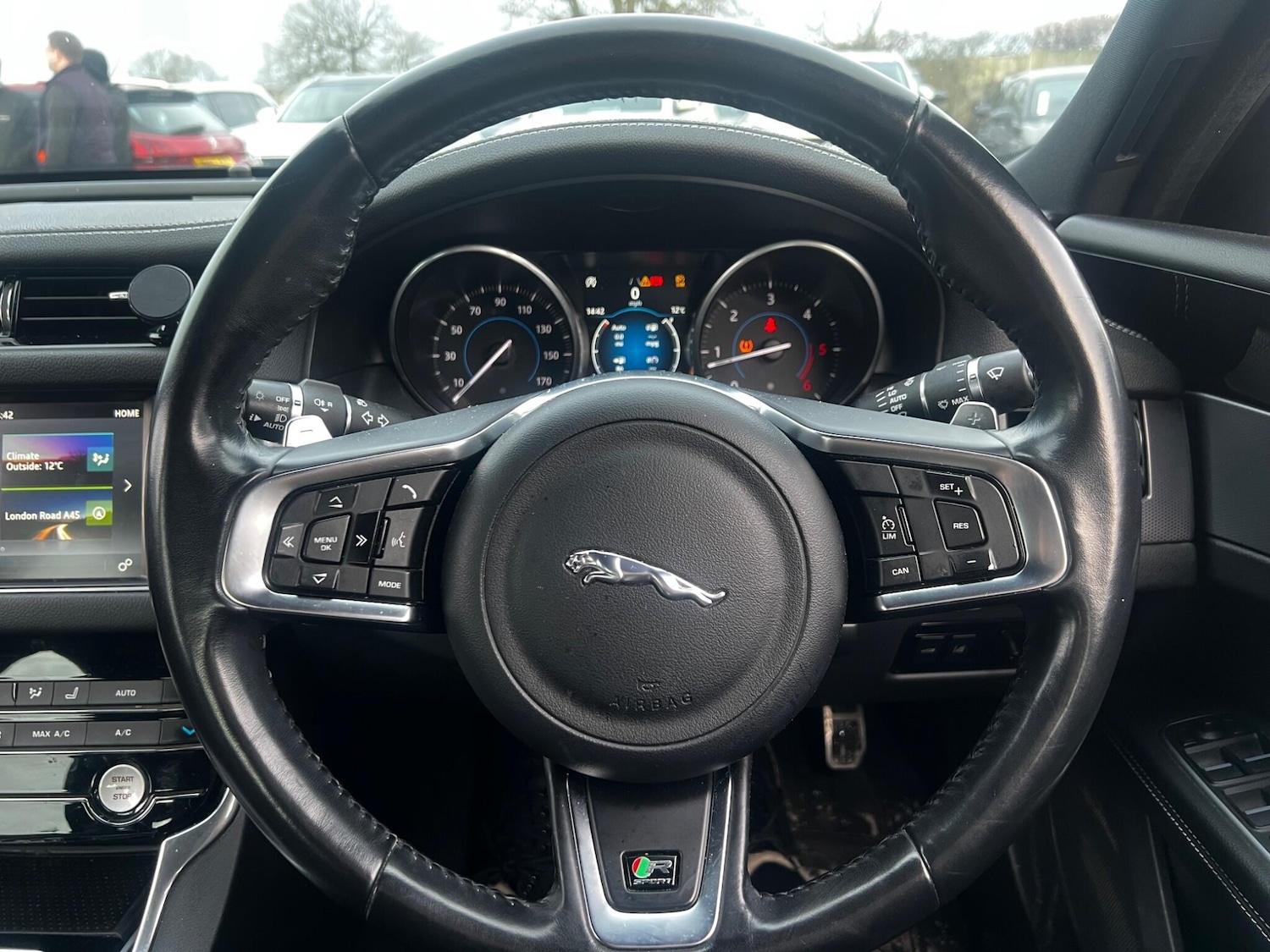 Used Jaguar XF 2017 for sale - 76898429: Photo 32