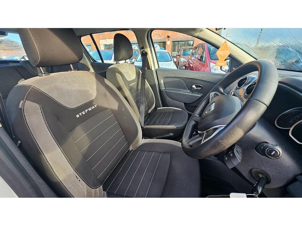 Used Dacia Sandero Stepway 2017 for sale - 77254903: Photo 13