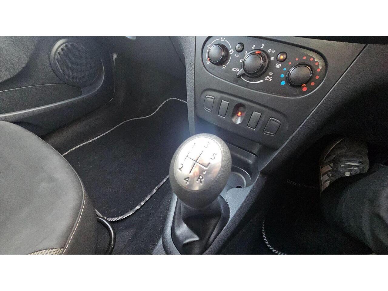 Used Dacia Sandero Stepway 2017 for sale - 77254903: Photo 25