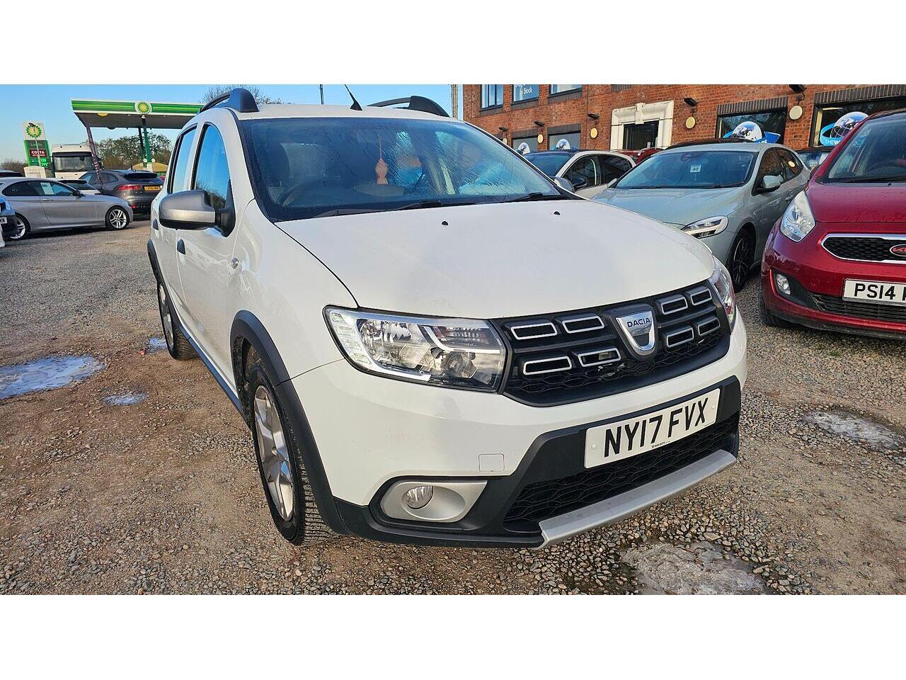 Used Dacia Sandero Stepway 2017 for sale - 77254903: Photo 9