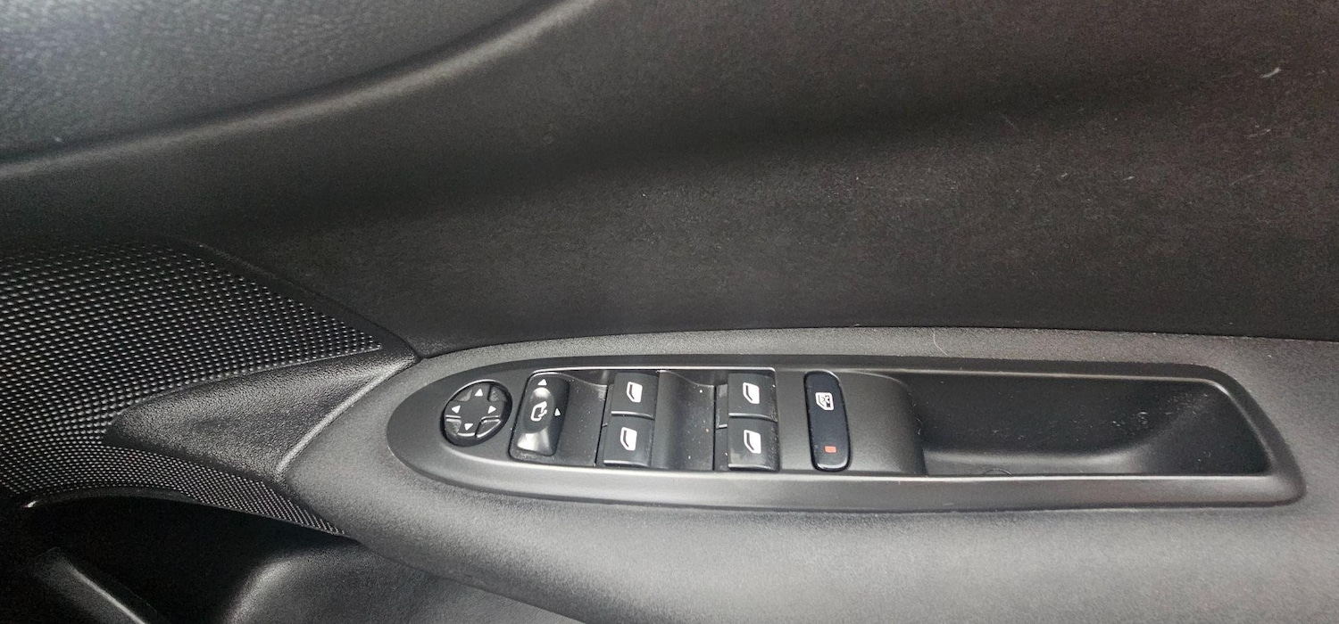 Used Citroen C4 2016 for sale - 76887476: Photo 36