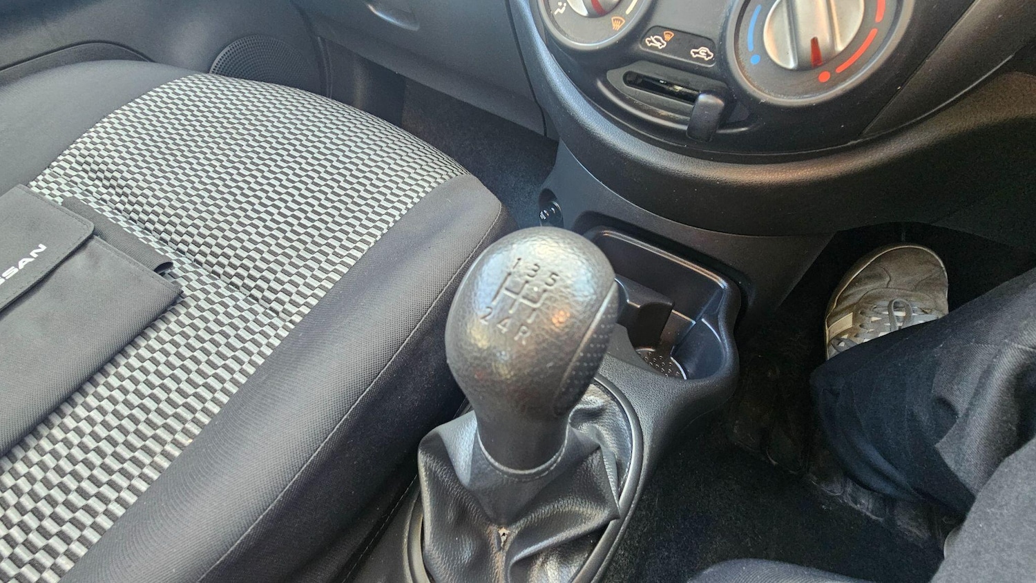 Used Nissan Micra 2015 for sale - 76898495: Photo 13