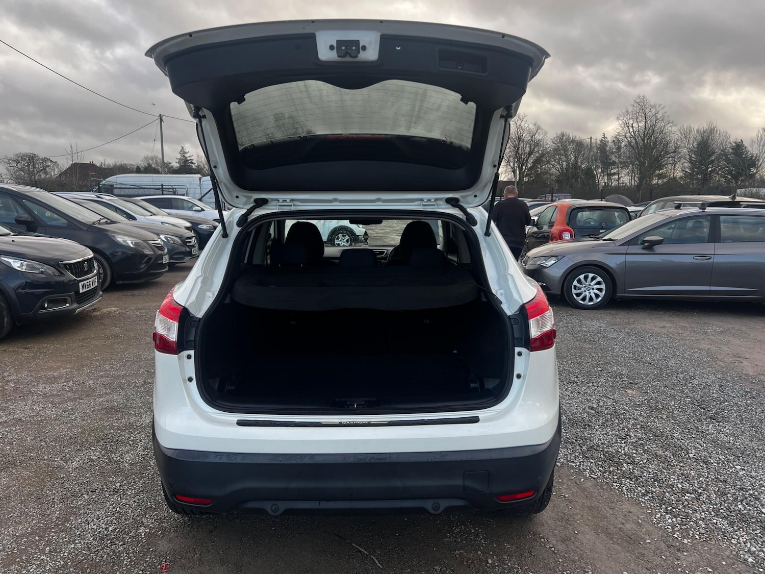 Used Nissan Qashqai 2016 for sale - 76912737: Photo 15