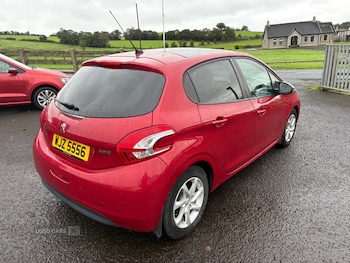 Used Peugeot 208 2014 for sale - 76201851: Photo