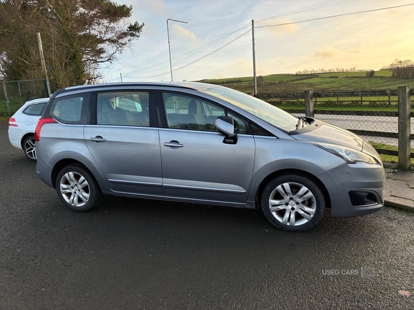 Used Peugeot 5008 2015 for sale - 77292499: Photo 2