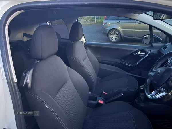 Used Peugeot 208 2017 for sale - 76977140: Photo 9