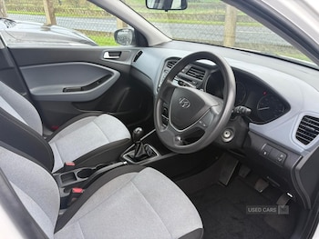 Used Hyundai i20 2015 for sale - 76338198: Photo