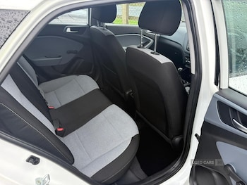 Used Hyundai i20 2015 for sale - 76338198: Photo