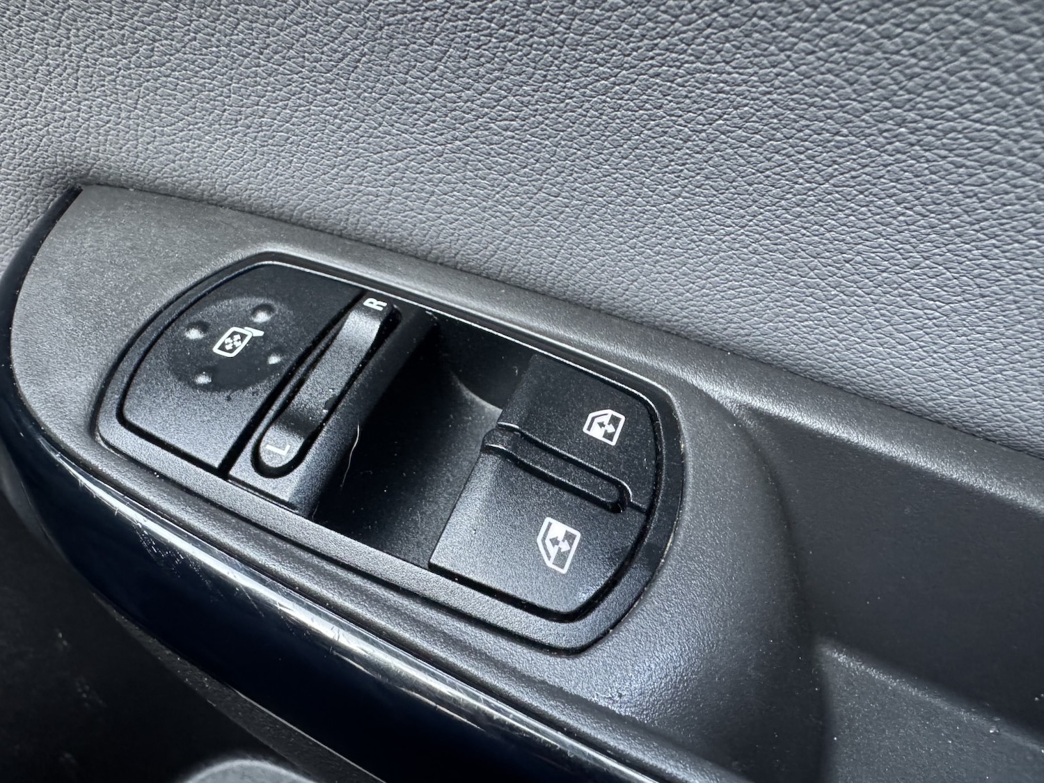 Used Vauxhall Corsa 2015 for sale - 77403666: Photo 51