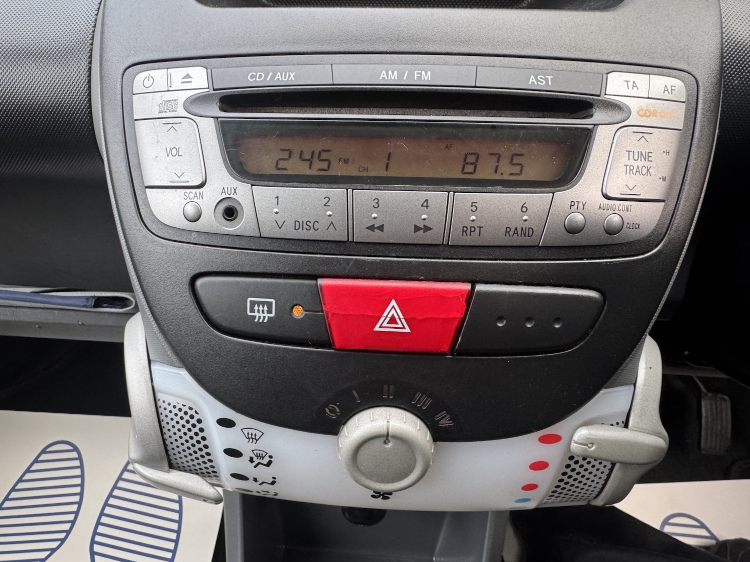 Used Peugeot 107 2011 for sale - 77233771: Photo 26