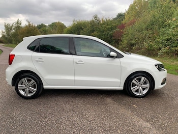 Used Volkswagen Polo 2017 for sale - 79564051: Photo