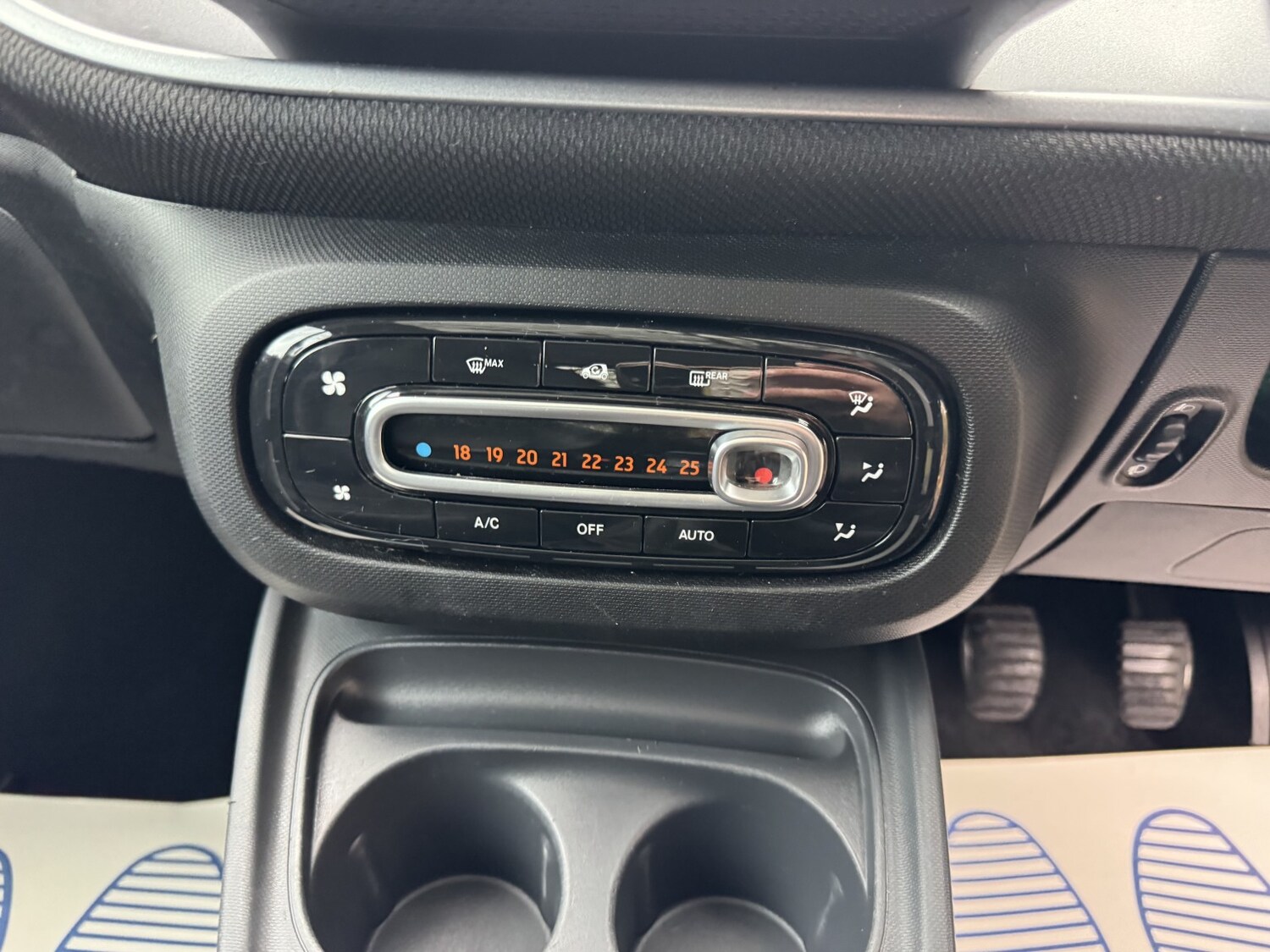 Used smart fortwo 2017 for sale - 76488642: Photo 41