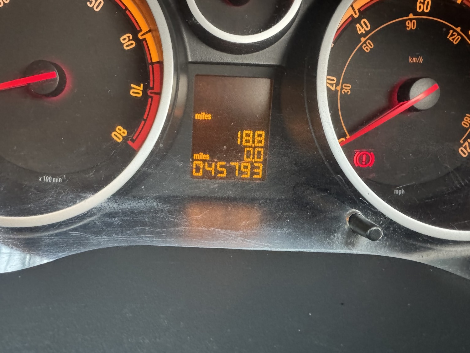 Used Vauxhall Corsa 2012 for sale - 76877610: Photo 2