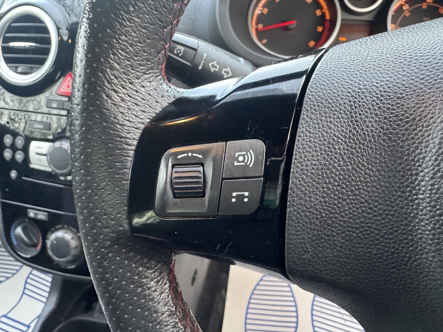 Used Vauxhall Corsa 2012 for sale - 76877610: Photo 27