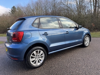 Used Volkswagen Polo 2016 for sale - 77453116: Photo