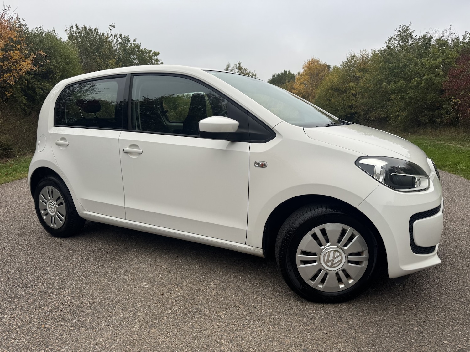 Used Volkswagen up! 2016 for sale - 76488654: Photo 2