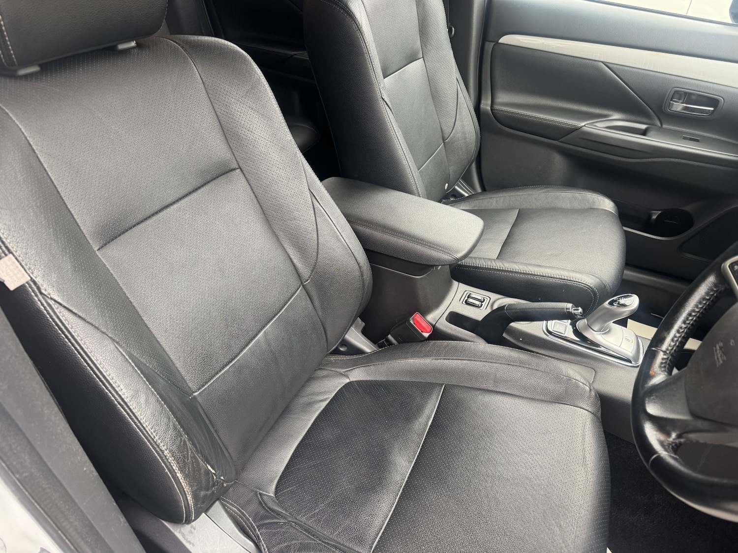 Used Mitsubishi Outlander 2014 for sale - 76762136: Photo 5