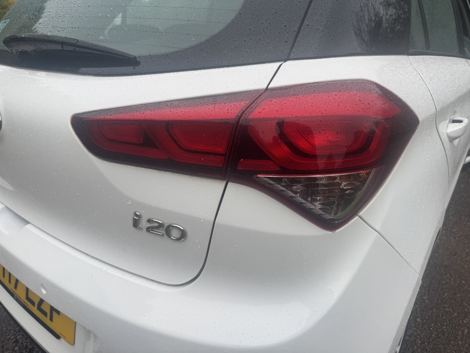 Used Hyundai i20 2017 for sale - 76205648: Photo 10