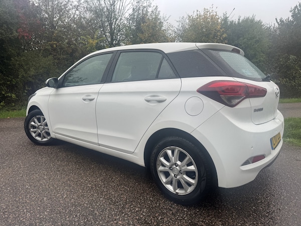 Used Hyundai i20 2017 for sale - 76205648: Photo 10