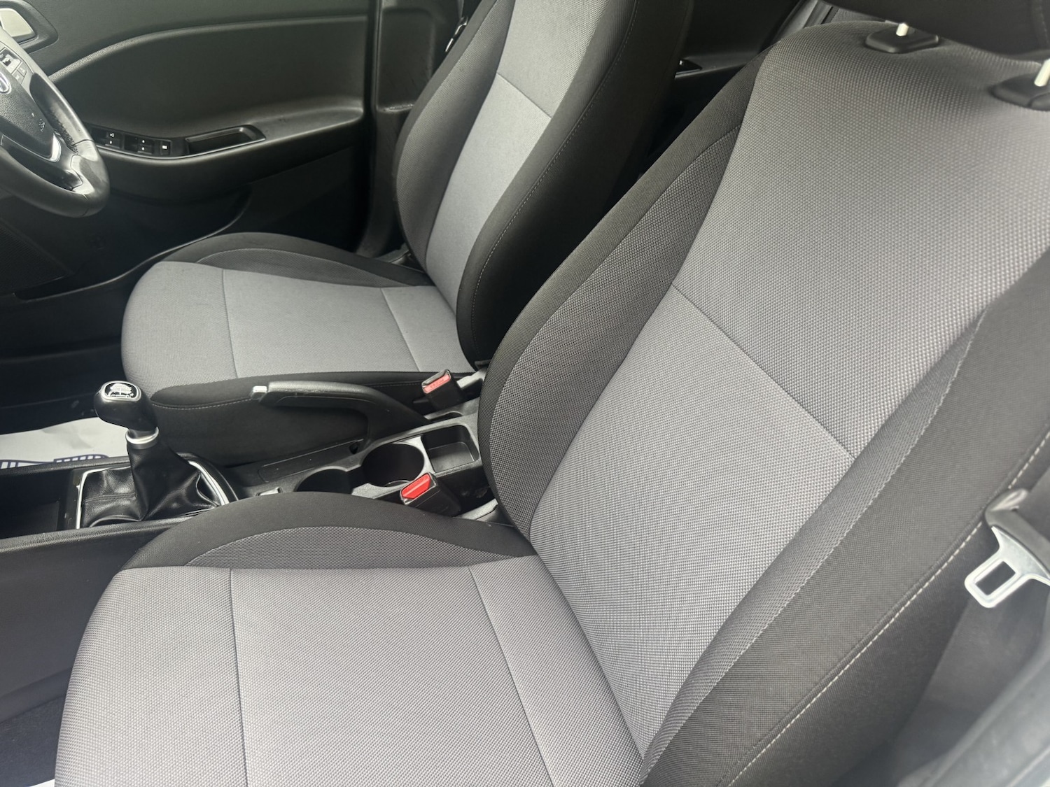 Used Hyundai i20 2017 for sale - 76205648: Photo 22