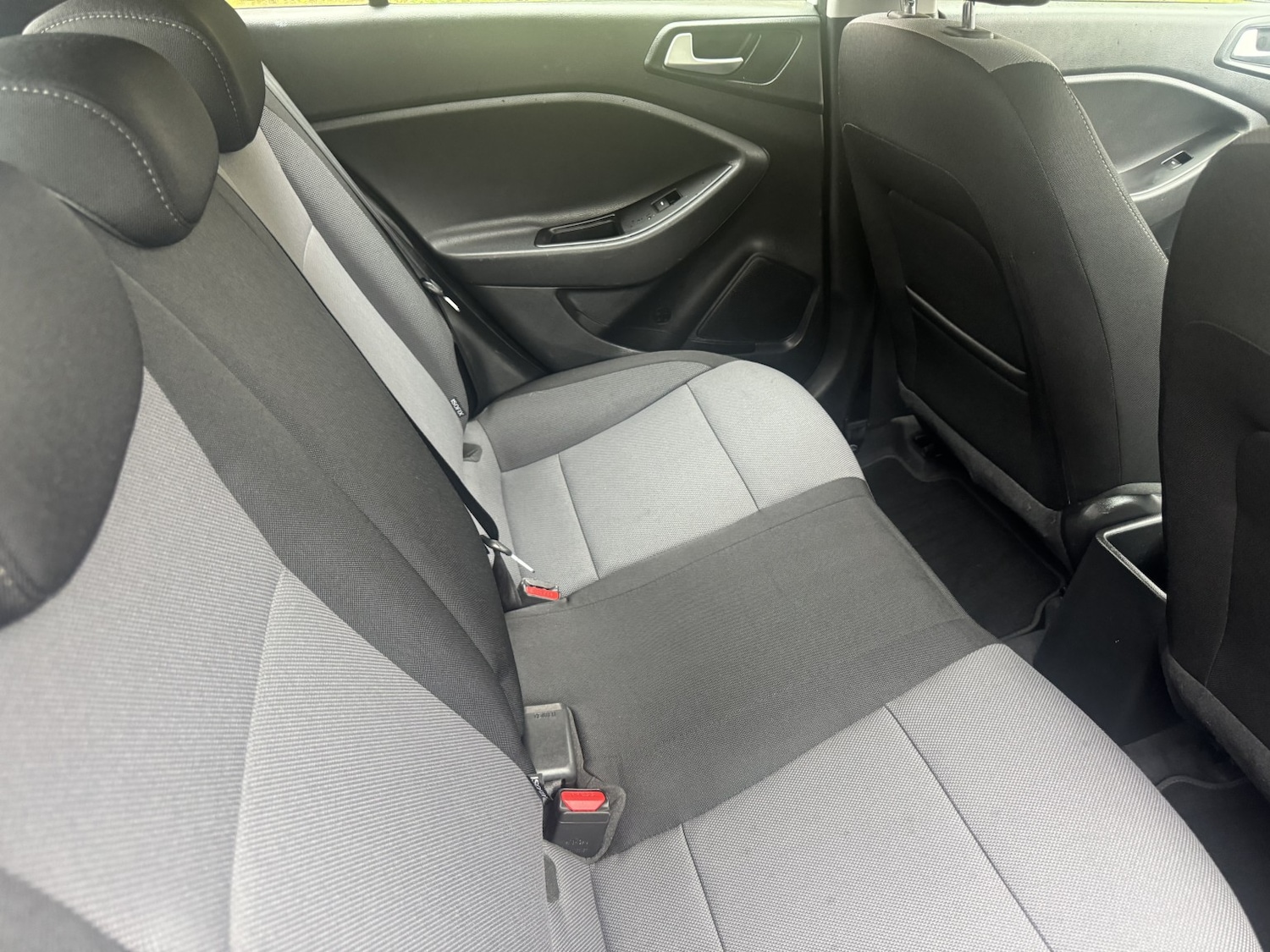 Used Hyundai i20 2017 for sale - 76205648: Photo 25