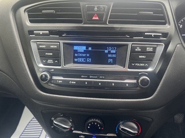 Used Hyundai i20 2017 for sale - 76205648: Photo 33